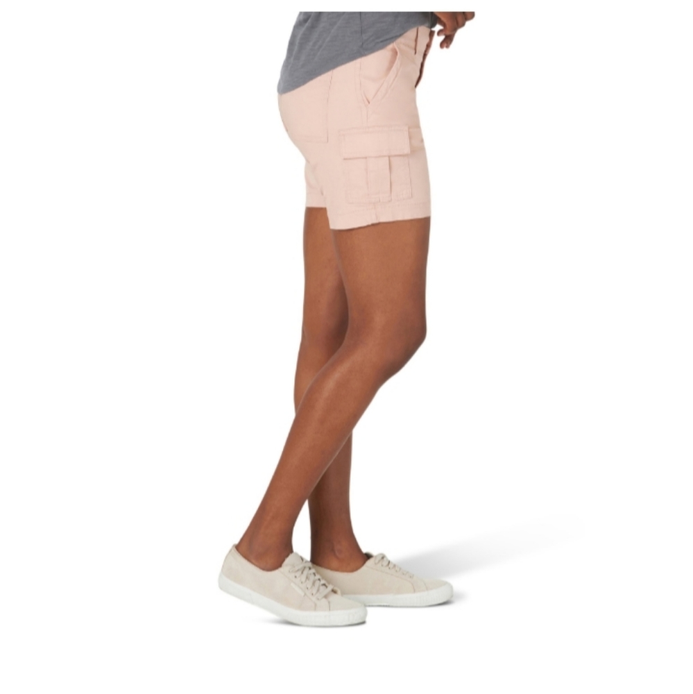 NWT Woman's Lee 5" Cargo Shorts - Picture 3 of 5